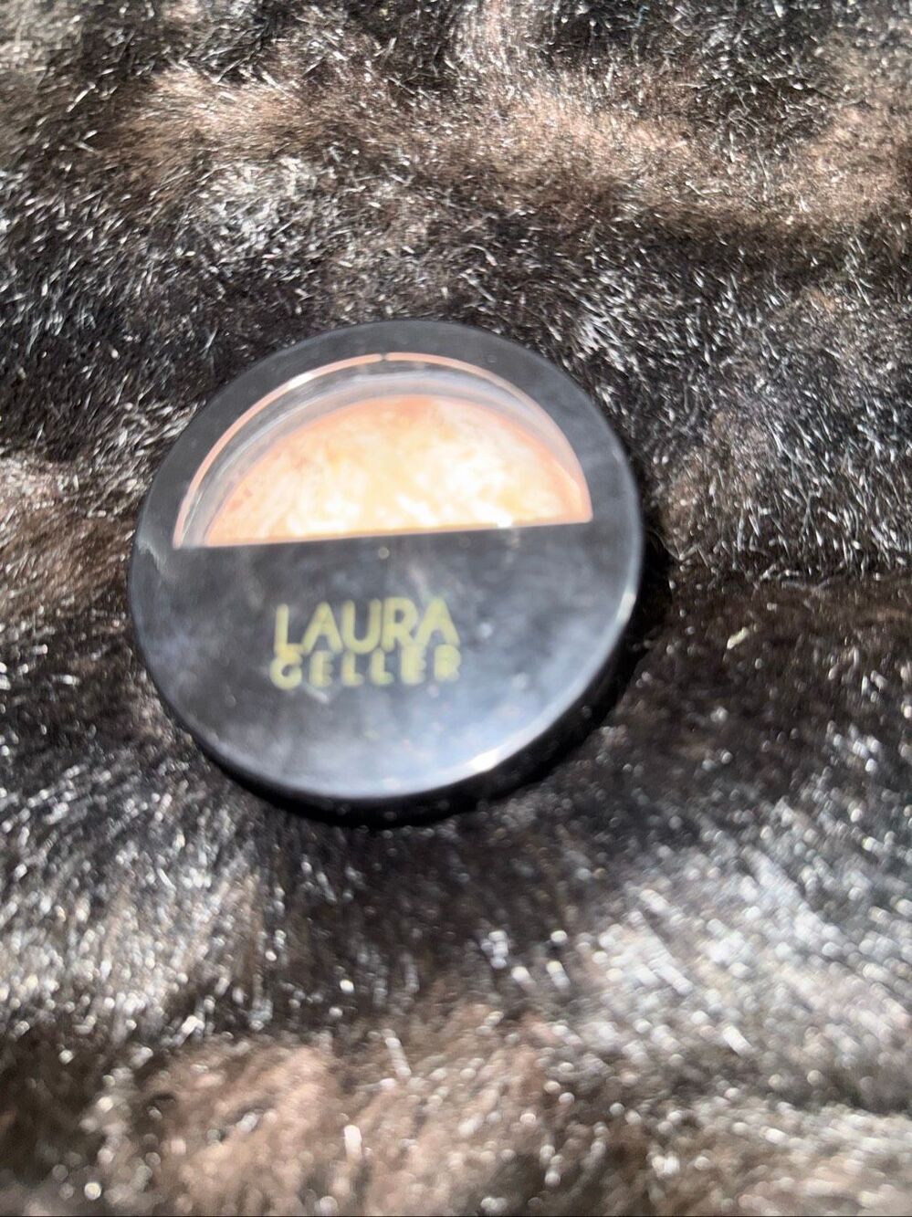 Laura Geller Baked Balance-N-Brighten, Color Correcting Foundation LIGHT NEW